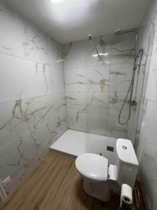 Joli Appart/Vue Etang/Clim /Wifi บาลารุก-เล-บัง ภายนอก รูปภาพ